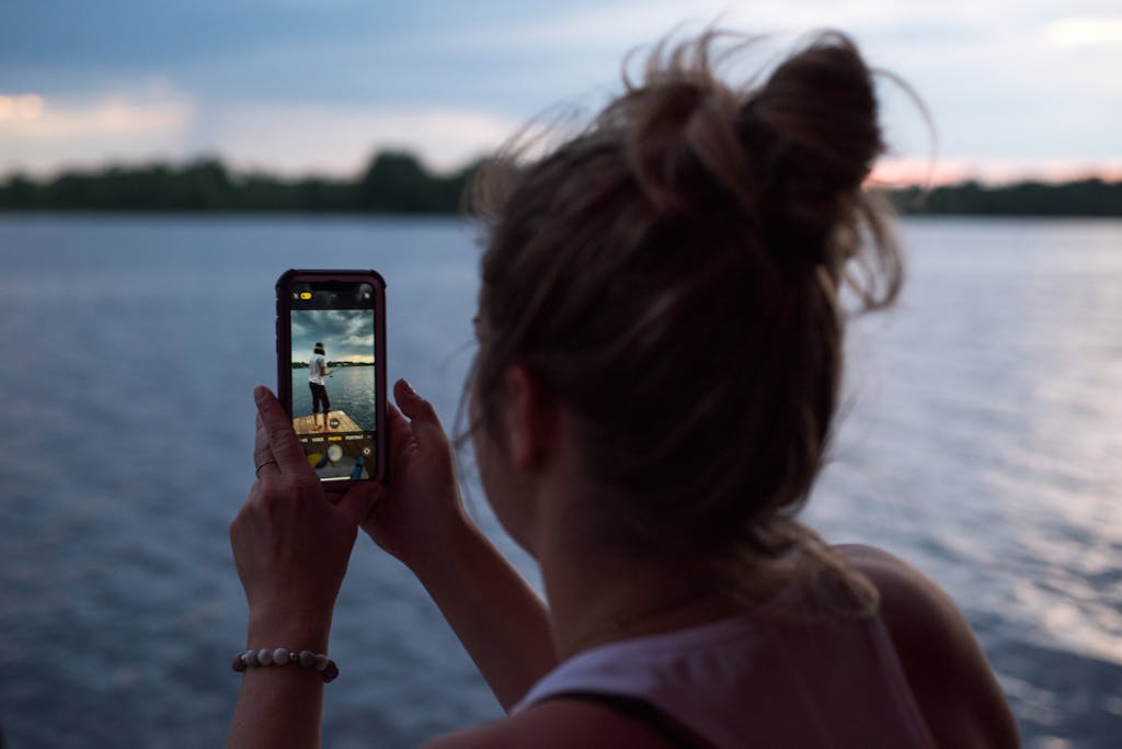 5 Smart Ways to Protect Your New Phone in Rainy Season